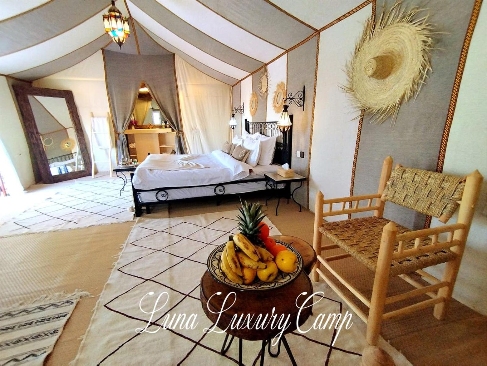 Отель Luna Luxury Camp Мерзуга Экстерьер фото