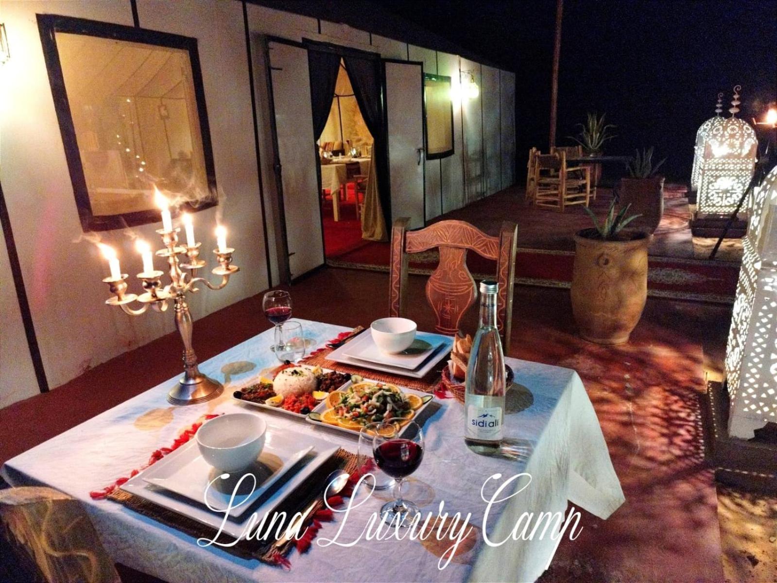 Отель Luna Luxury Camp Мерзуга Экстерьер фото