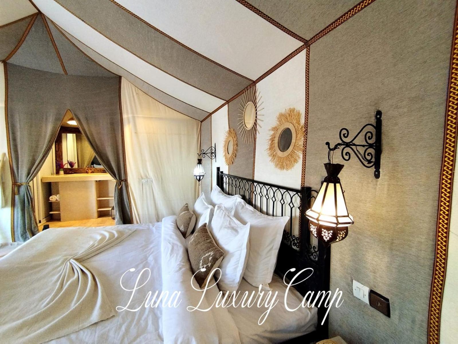 Отель Luna Luxury Camp Мерзуга Экстерьер фото