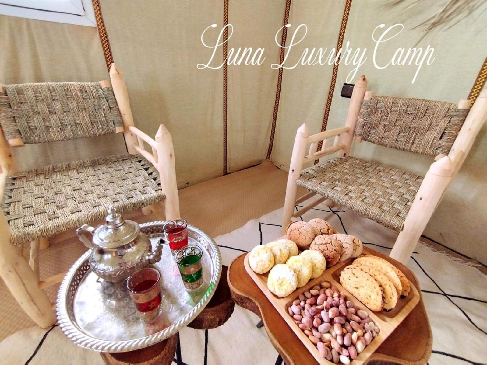 Отель Luna Luxury Camp Мерзуга Экстерьер фото