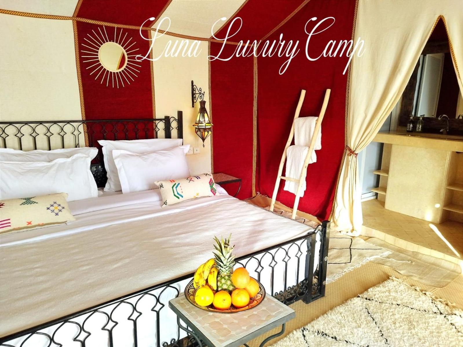 Отель Luna Luxury Camp Мерзуга Экстерьер фото