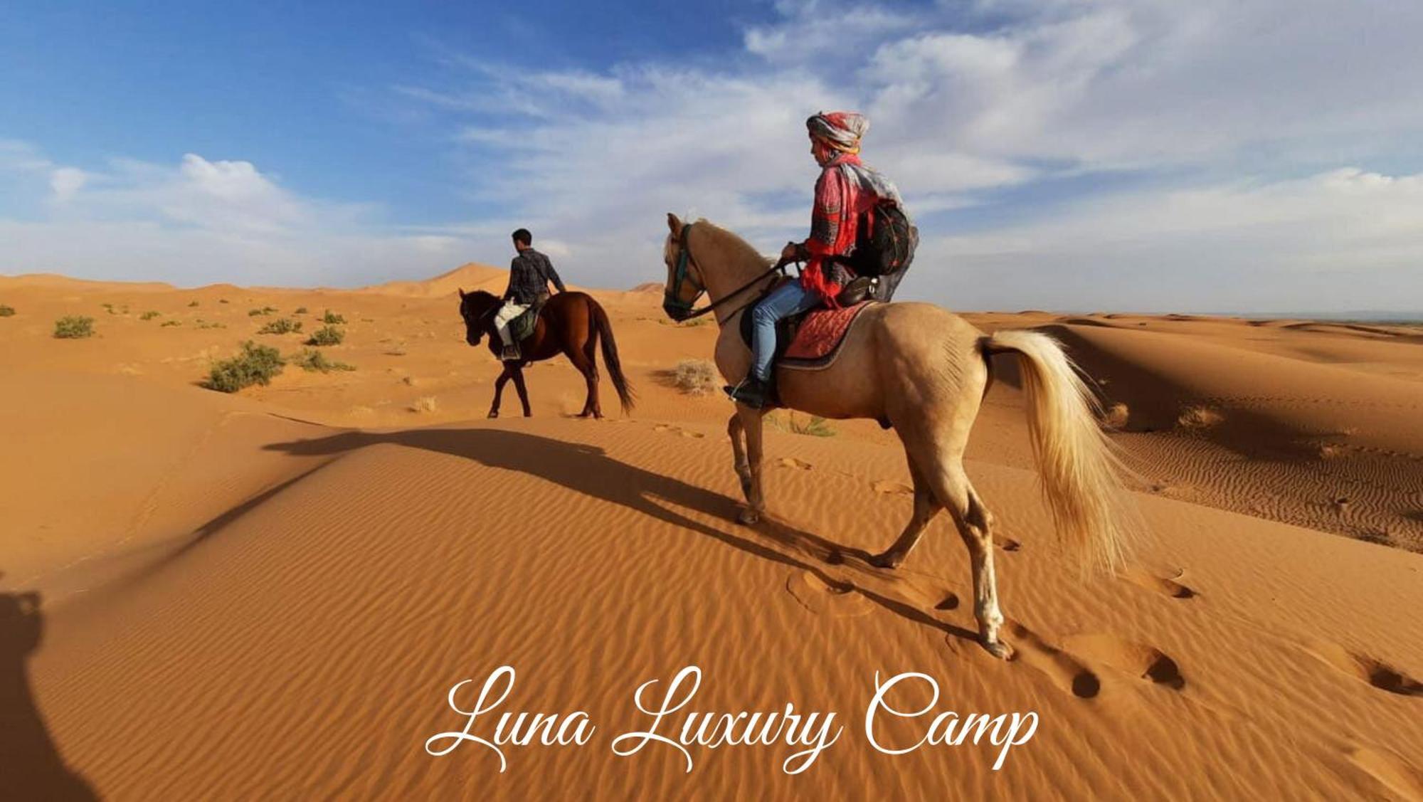 Отель Luna Luxury Camp Мерзуга Экстерьер фото